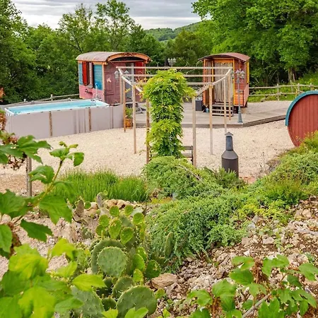 Maison Atypique Avec Vue Sur La Montagne A *